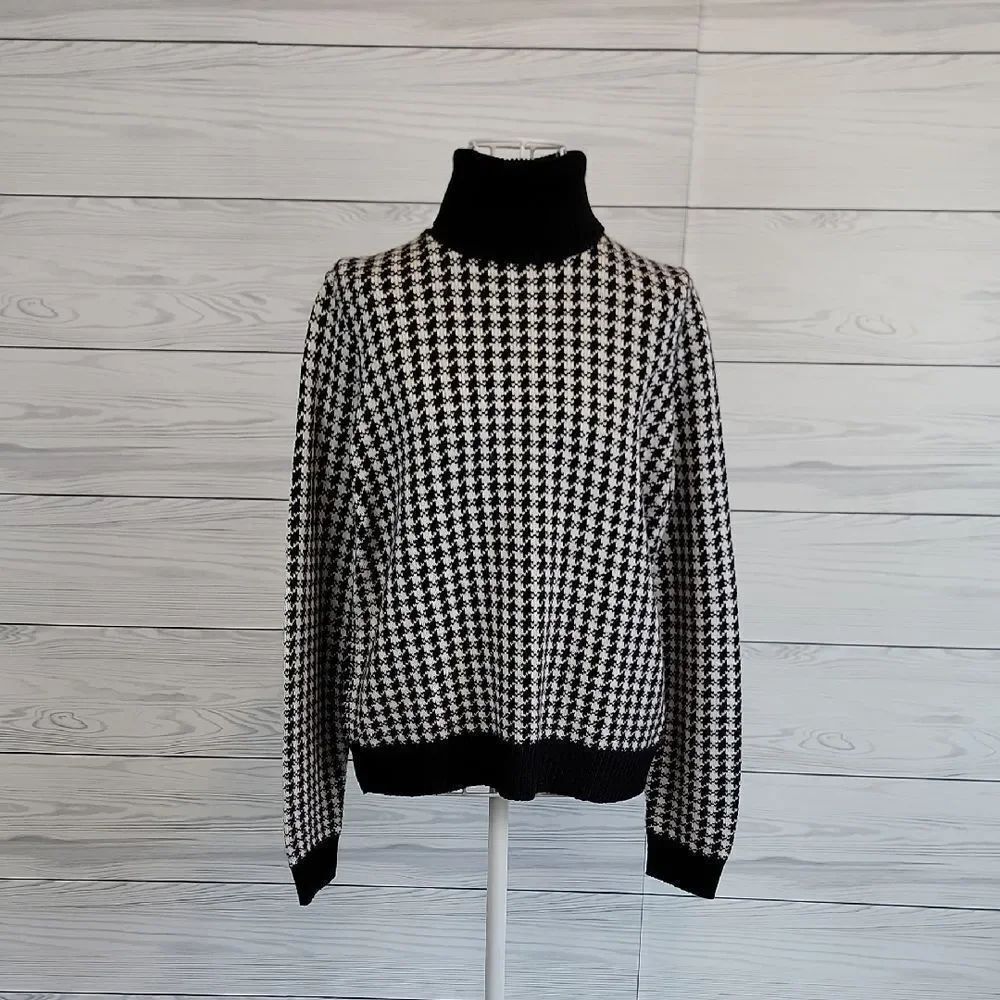 Evan-Picone Black and White Houndstooth Turtleneck Sweater Womens Size M